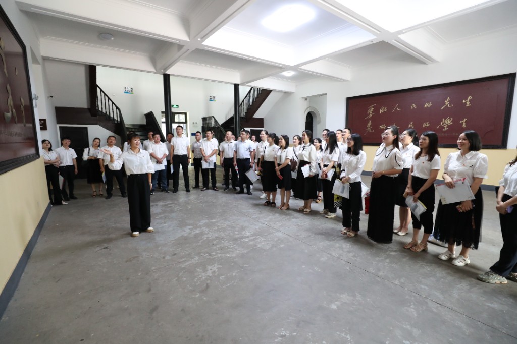 10.青年后备干部培训班赴湖南第一师范学院培训 (2)