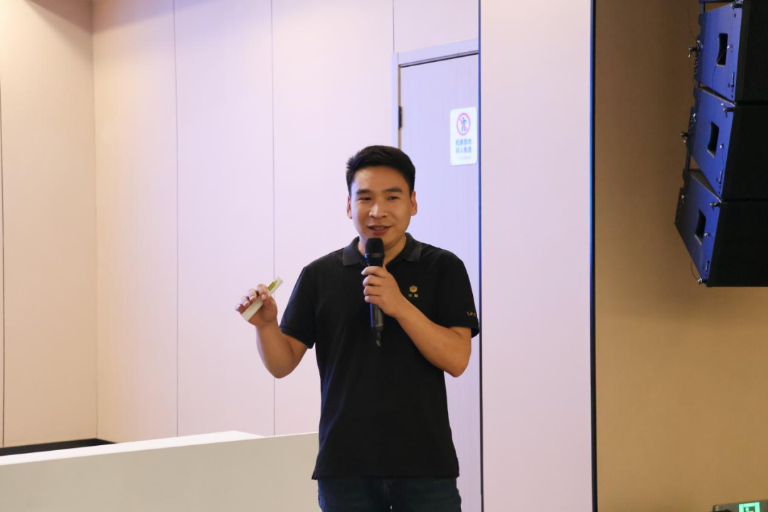 3a2b084051b324fb09fa5bb3797356d67dab1f841743405289203